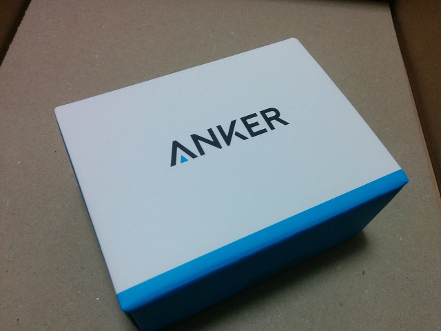 「Anker PowerCore 13000 (モバイルバッテリー)」の外箱